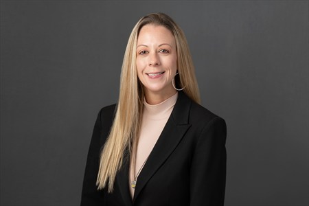 Faye Hoxworth headshot