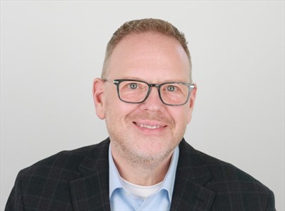 Brett Lyons headshot