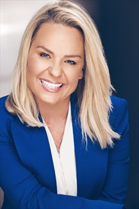 Selma Hepp headshot